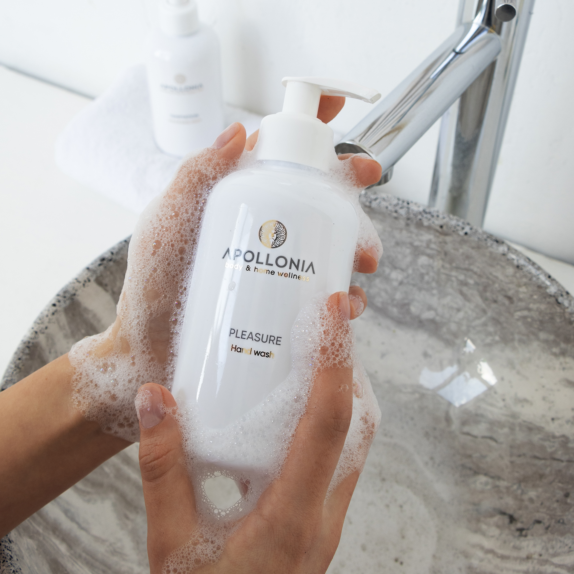 APOLLONIA Pleasure Hand wash Парфюмированное мыло для рук 300мл