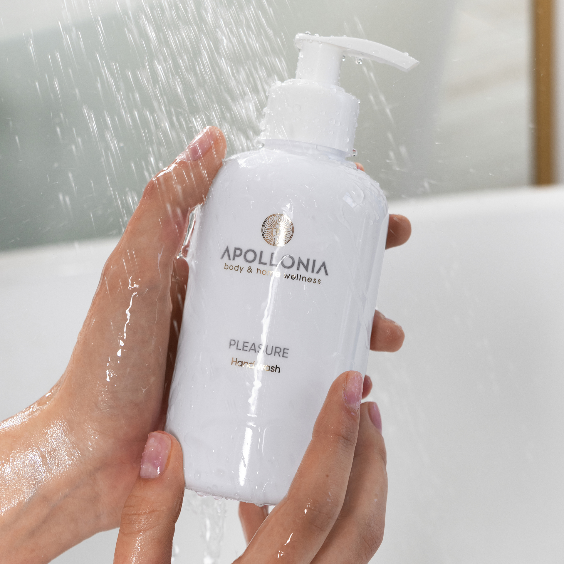 APOLLONIA Pleasure Hand wash Парфюмированное мыло для рук 300мл