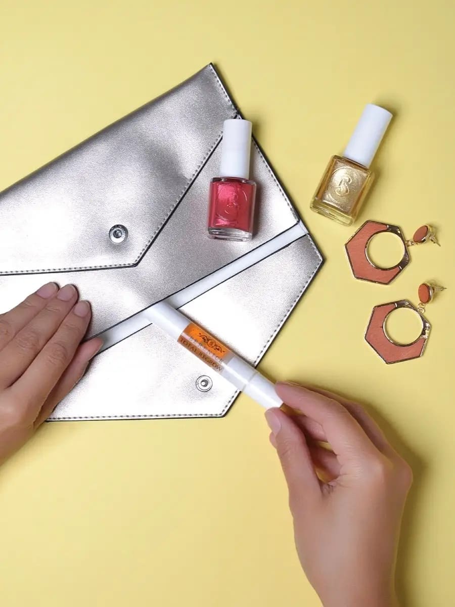 Обновляющая сыворотка для ногтей и кутикулы Berenice Total Regrow, карандаш