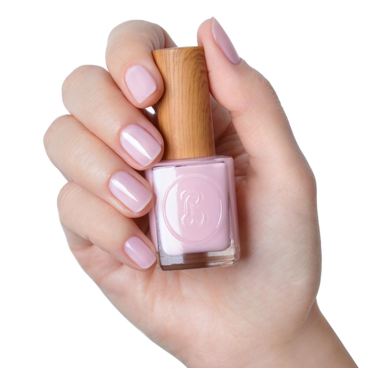 BERENICE  Осветляющее средство для ногтей "Цвет и уход" СС Nail «Color & Care»